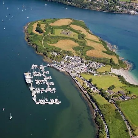 Floating Hotel en barco Kinsale