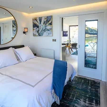 Kinsale Houseboat * Kinsale