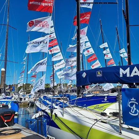 Floating Bådhotel *