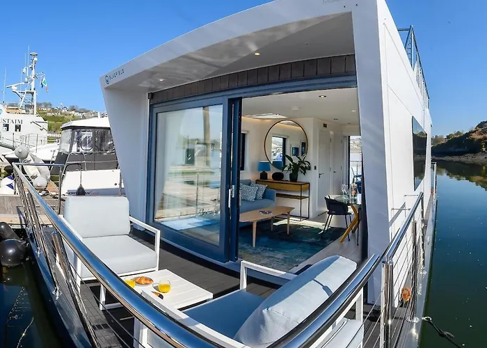 Floating Bådhotel *