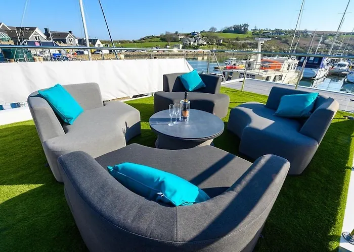 Botel Floating Kinsale